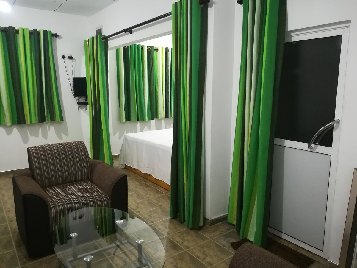 Avendra Garden Hotell Monaragala Exteriör bild